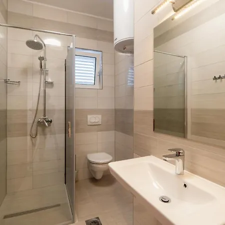 Blazevic Apartament Pirovac