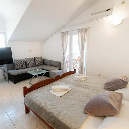 Apartament Blazevic Pirovac